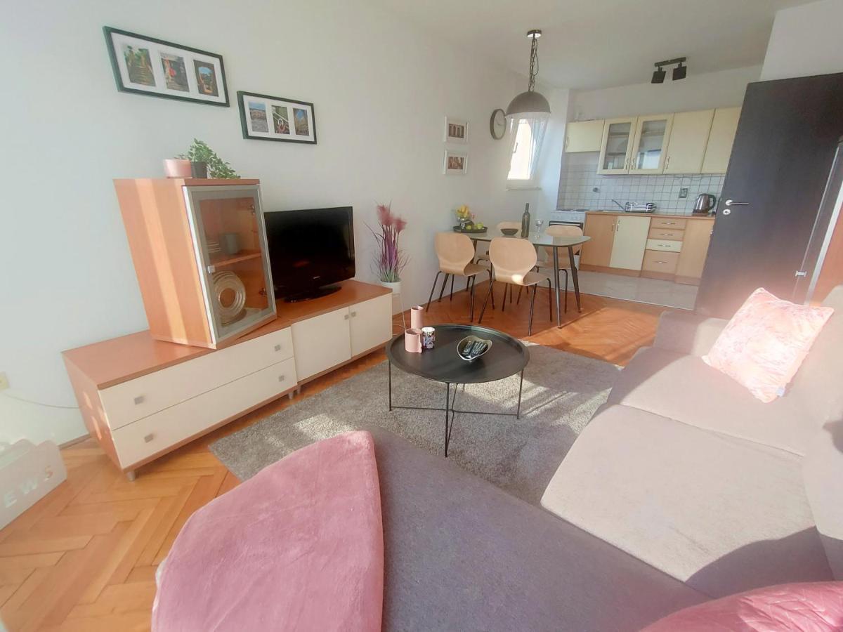 Appartamento Adria Holliday Fiume Esterno foto